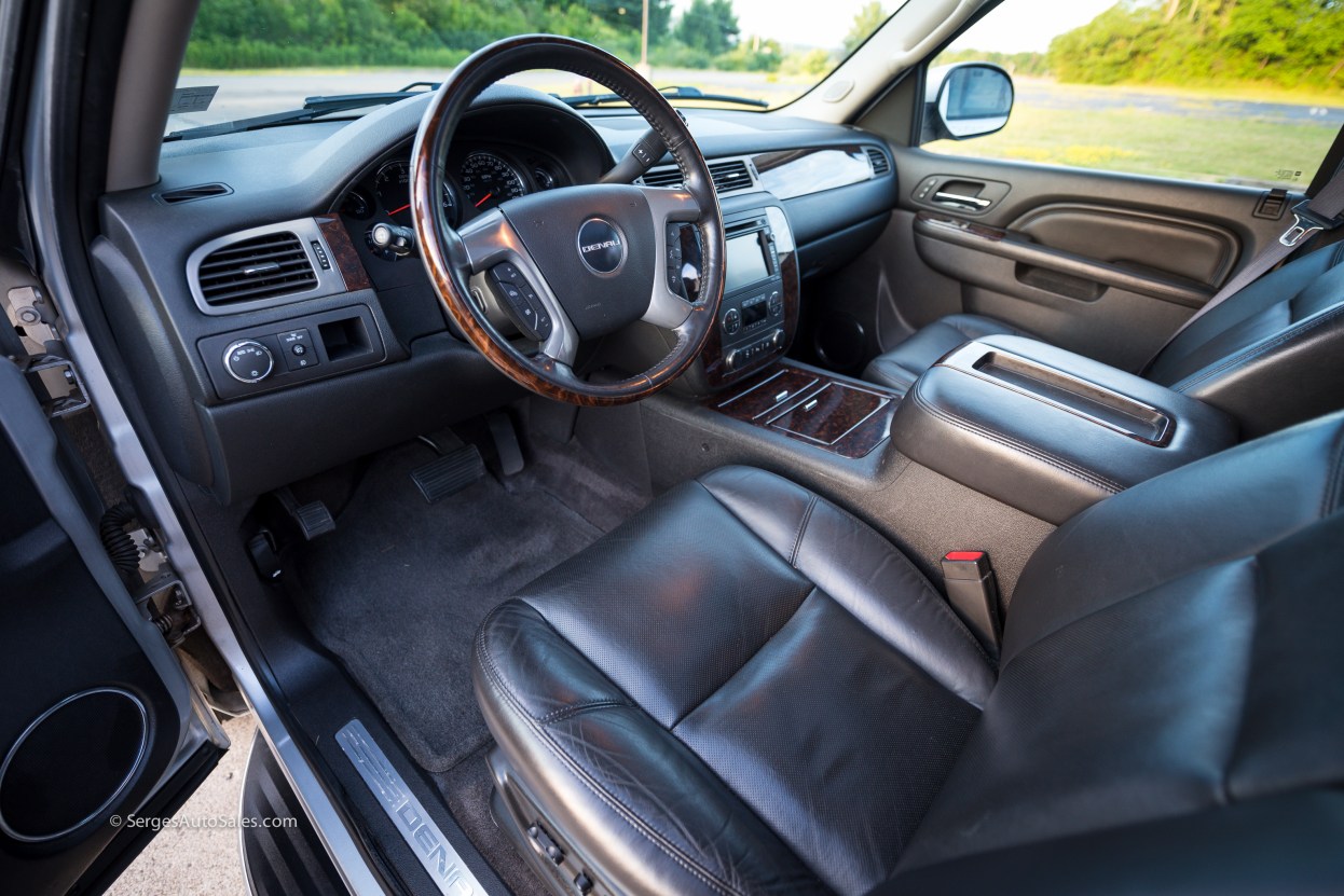 Yukon-Denali-for-sale-serges-auto-sales-scranton-2011-2012-car-dealer-blakely-44