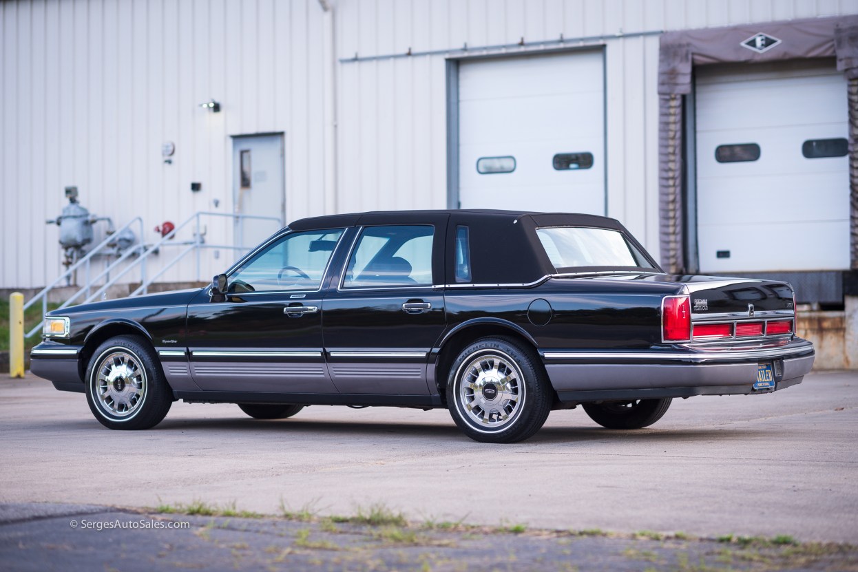 Lincon-town-car-for-sale-classic-1997-serges-auto-sales-pennsylvania-11