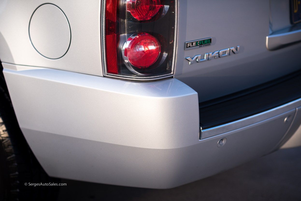 Yukon-Denali-for-sale-serges-auto-sales-scranton-2011-2012-car-dealer-blakely-17